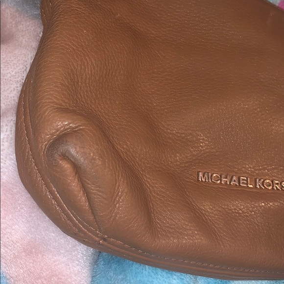 Michael Kors Crossbody - Picture 4 of 6